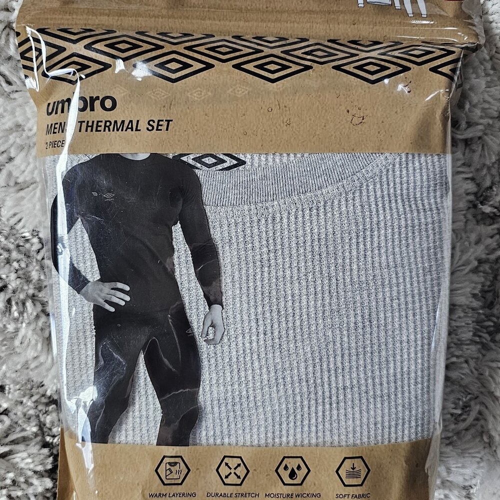 Umbro brand mens thermal set, extra large (XL)